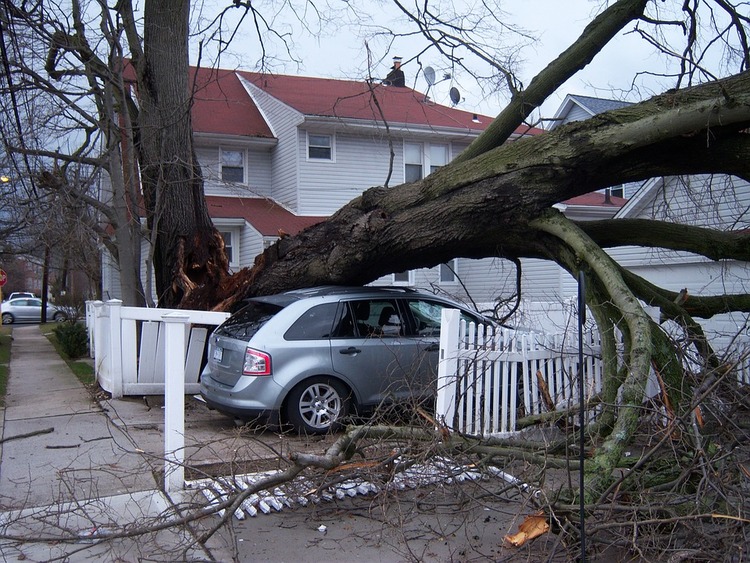 Filing An Auto Insurance Claim After A Natural Disaster